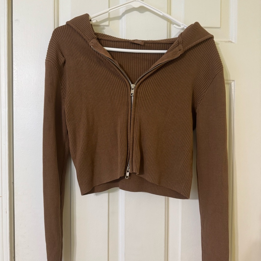 Brandy Melville Brown Cropped Sweater